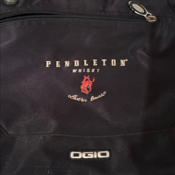 Ogio Pendleton whisky Black and Red Men's laptop bag - Picture 4 of 8